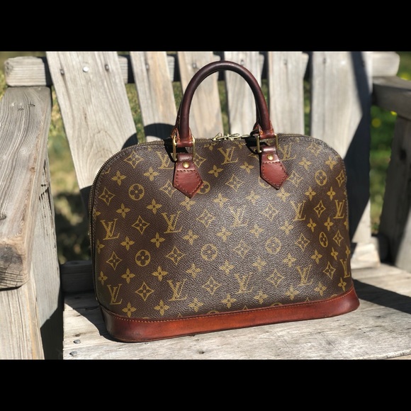 Louis Vuitton Handbags - Louis Vuitton Alma MM Purse handbag monogram LV